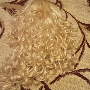 Blonde wig